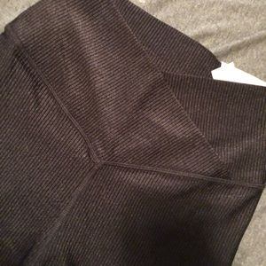 Aerie offline crossover black shiny legging. NWT size M